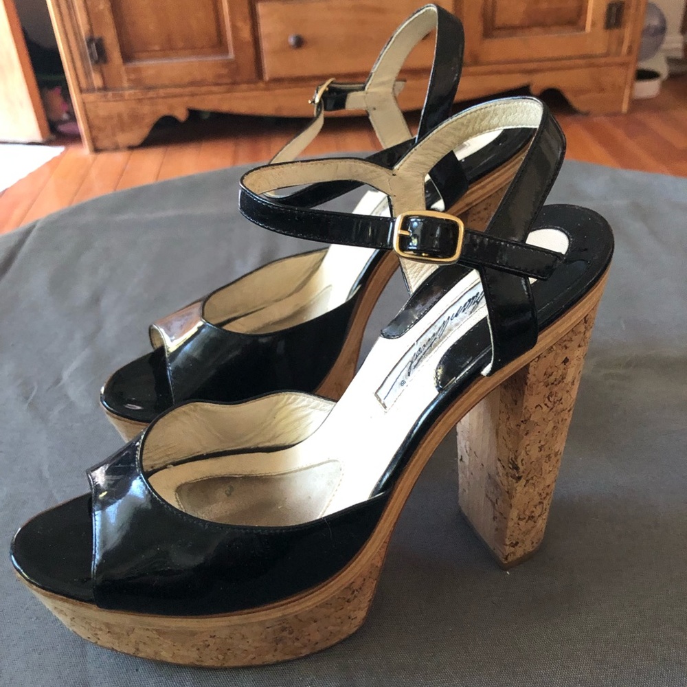 Designer Brian Atwood Vero Cuoio black patent peep toe platform. SZ 40 - Picture 2 of 4